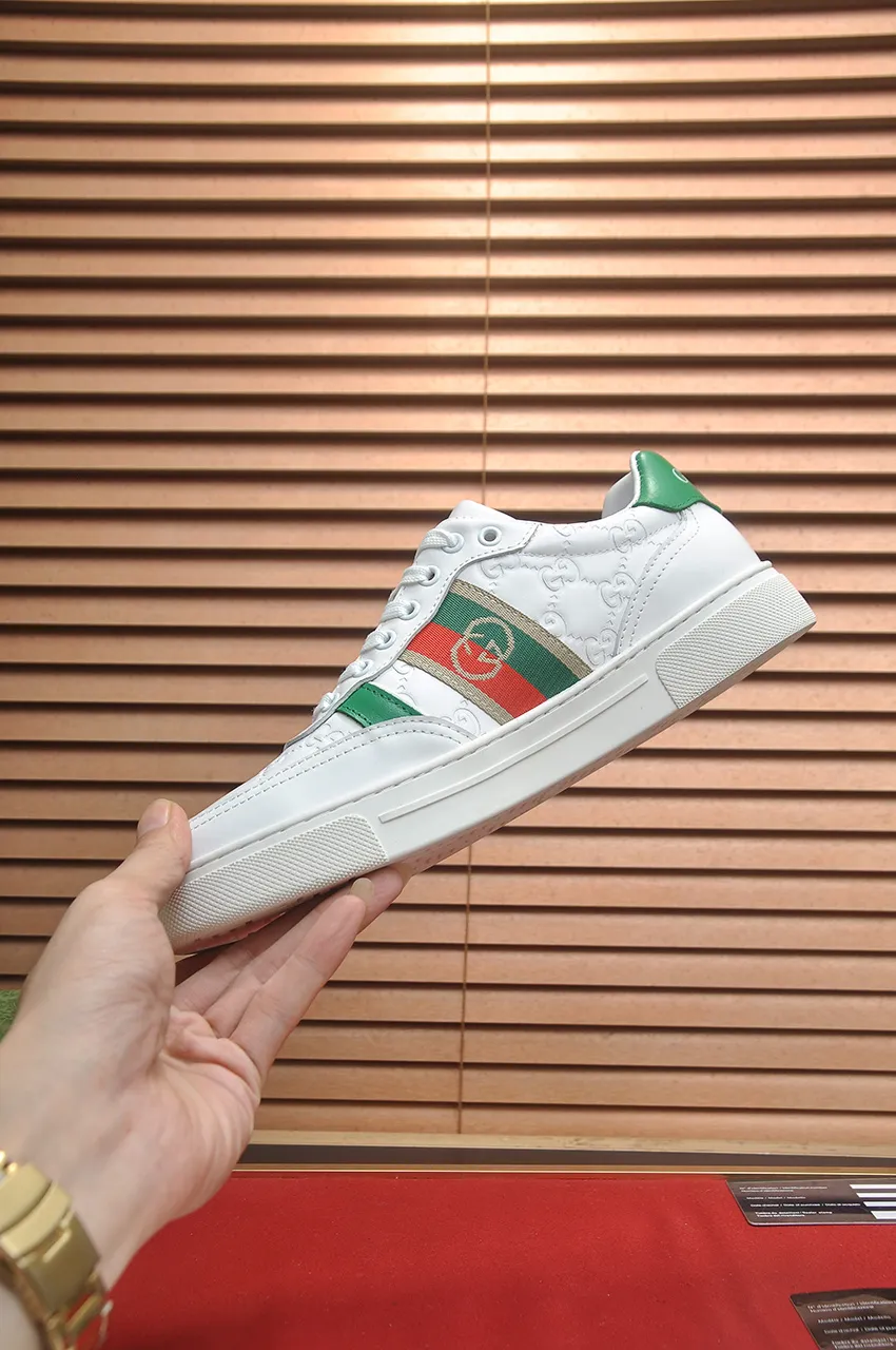 Men's shoes 💰480💶【GUCCI】1:1 men's sports shoes from the official website are now on the market. They are made of original silk cowhide + first-layer sheepskin lining, plus the original 1:1 comfortable outsole from the official website. Fashionable and versatile, super comfortable and breathable! Available in 2 colors: black, standard shoe size 38/45 (custom-made size 45 is non-refundable)